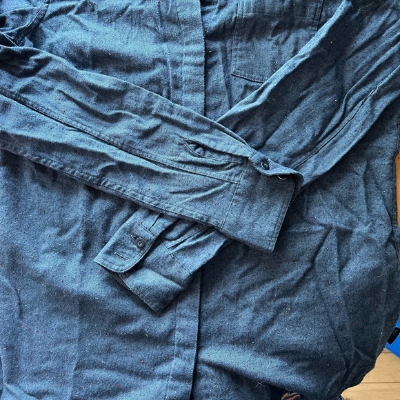 Helly Hansen flannel button down long sleeve shirt - Picture 4 of 5